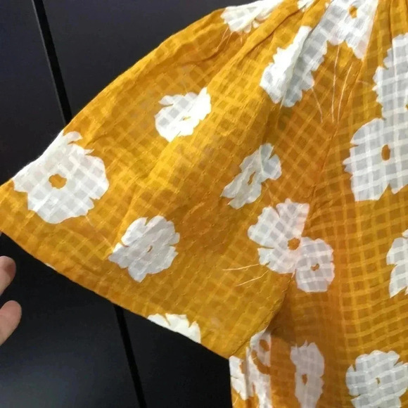 GAP Flutter Short sleeve,scoop neck tie, mustard floral cotton top - Picture 4 of 9